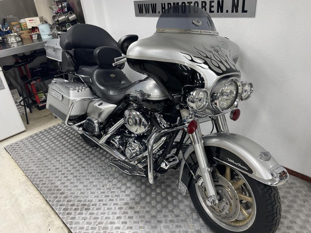 Harley Davidson FLHTCU ELECTRA GLIDE ULTRA CLASSIC 100 YEARS, Motoren, Motoren | Harley-Davidson, Laan van Vredenoord 33
2289 DA  Rijswijk, NL
