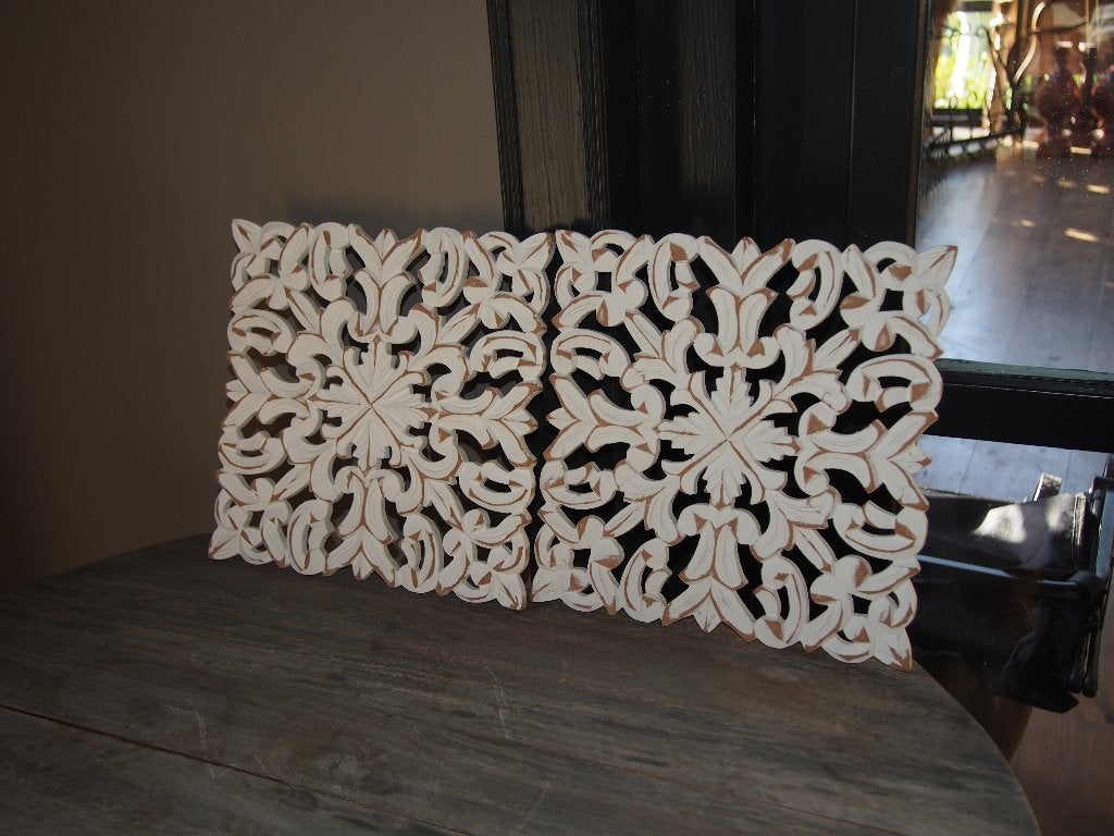 2 Kleine Wandpanelen - Wit Houtsnijwerk, Huis en Inrichting, Gebruikt, Hout, Vintage, Ophalen of Verzenden