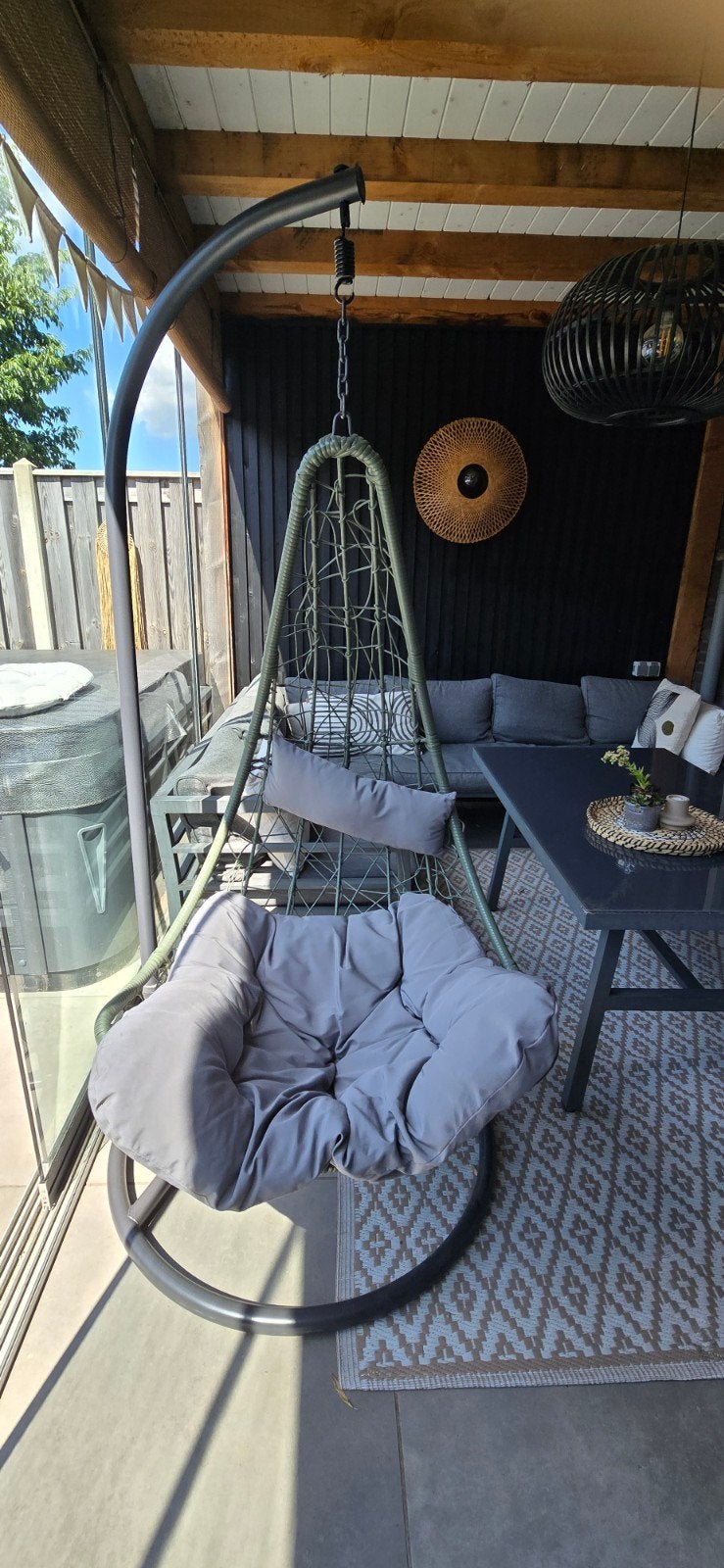 Zo goed als nieuwe hangstoel van Intratuin, Huis en Inrichting, Stoelen, Ophalen, Zo goed als nieuw, Metaal