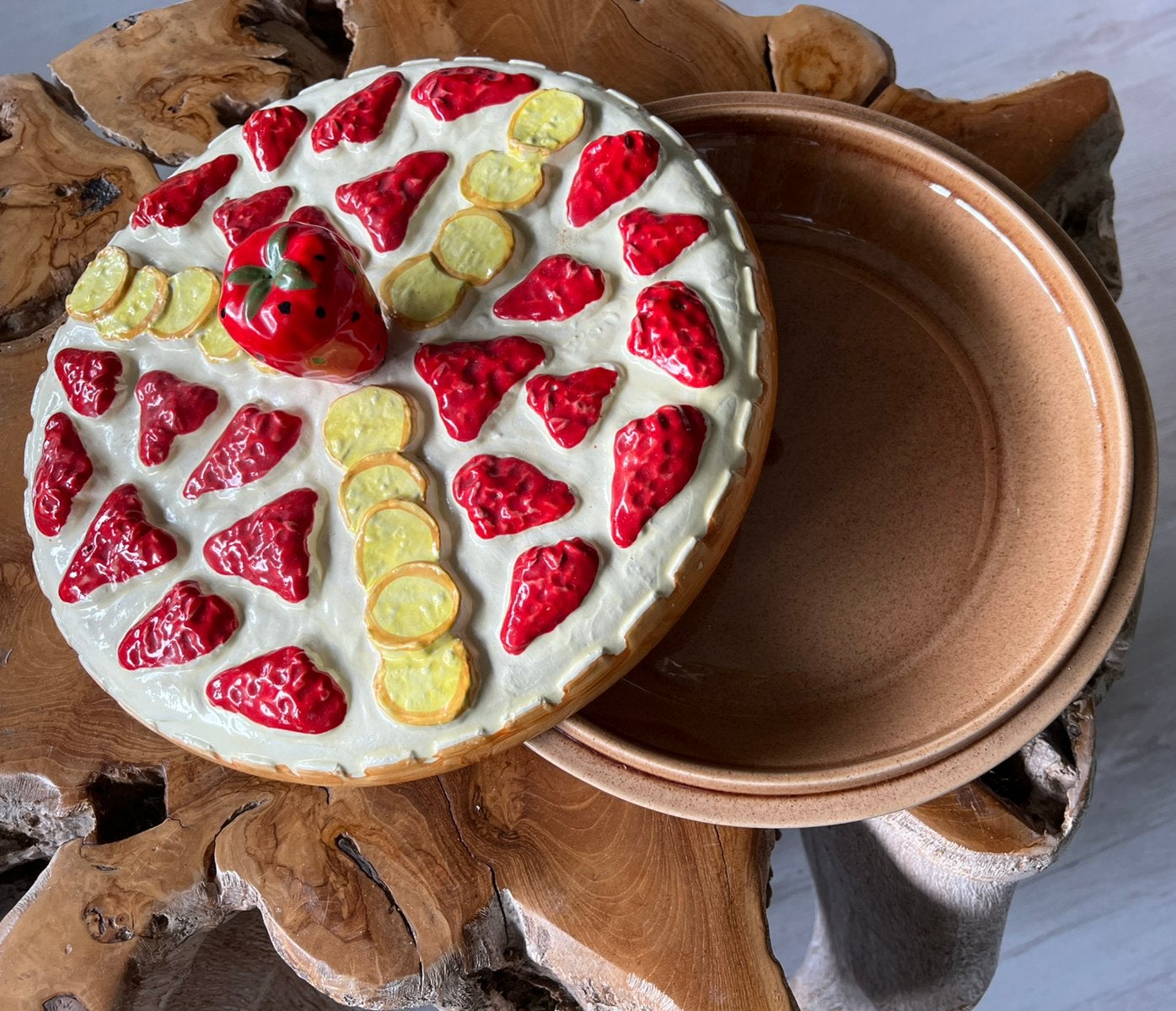 Vlaaienschaal met aardbeien, Ophalen of Verzenden
