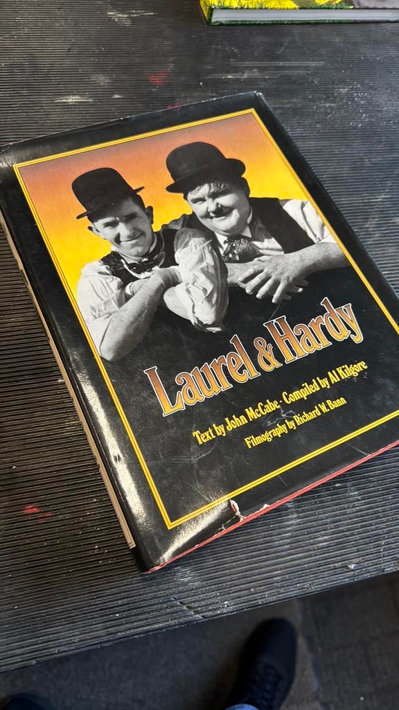 Laurel & Hardy Boek - De Complete Gids, Boeken, Film, Tv en Media, Ophalen, Gelezen, Personen