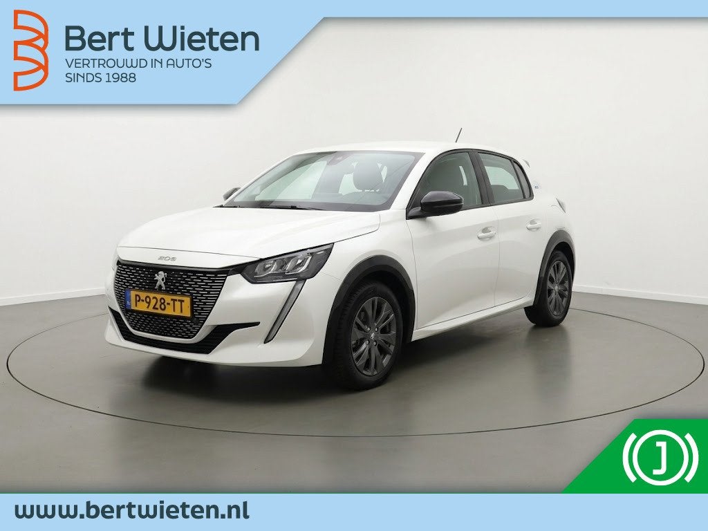 Peugeot e-208 Active Pck 50 kWh | Geen import | Navigatie |, Auto's, Dealer onderhouden, Gebruikt, Zwart, Wit