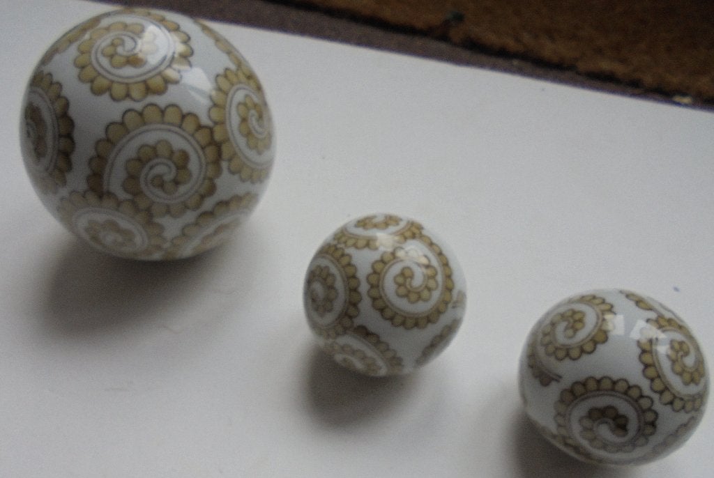 3 Porseleinen ballen (K-BKO-185), Ophalen