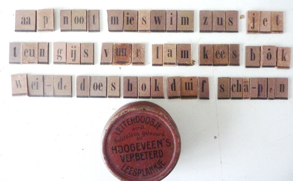 Mooie set oude letters voor leesplankje AAP NOOT MIES, Ophalen of Verzenden, Natuur en Biologie