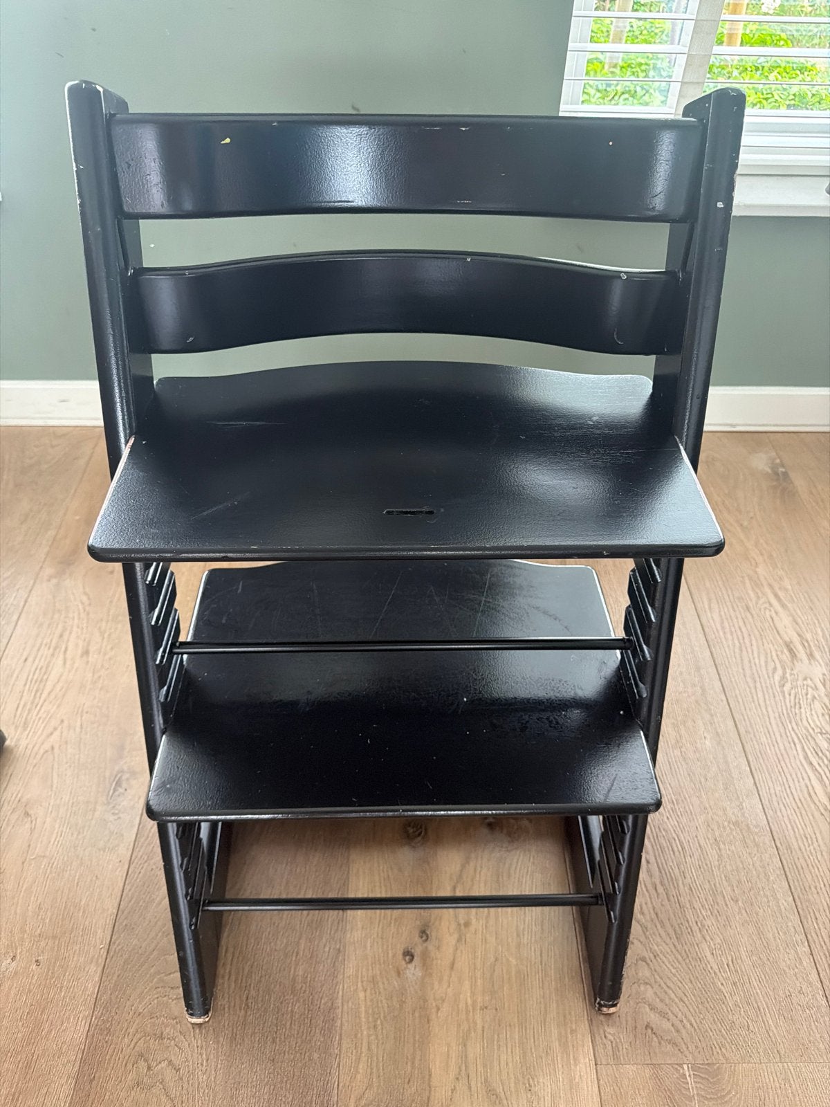 Stokke Tripp Trapp kinderstoel - Zwart (opknapper), Kinderen en Baby's, Kinderstoelen, Ophalen, Gebruikt, Meegroeistoel, Aanschuifbaar
