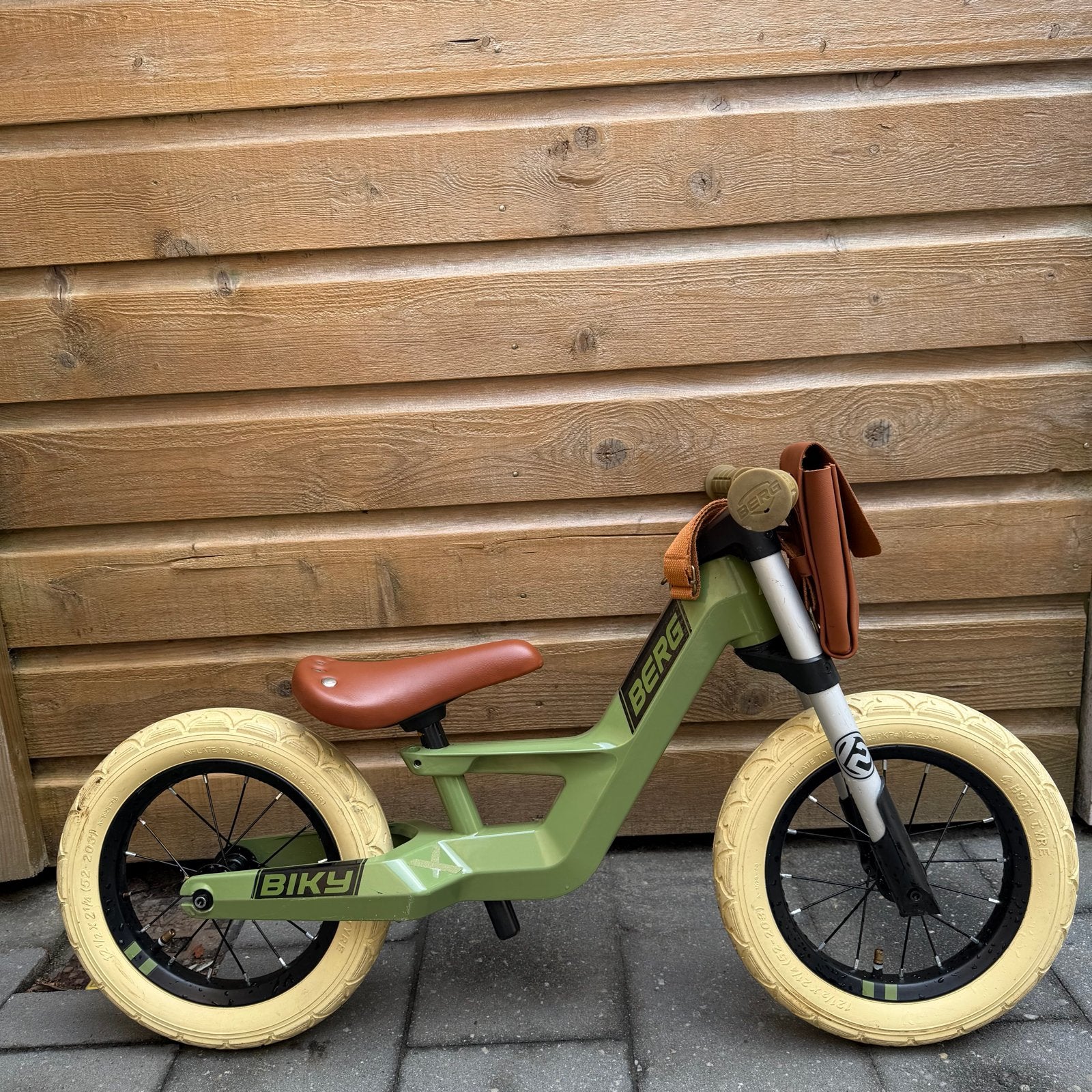 Berg Biky Retro Loopfiets - Groen met Bruine Details, Ophalen, Zo goed als nieuw, Loopfiets