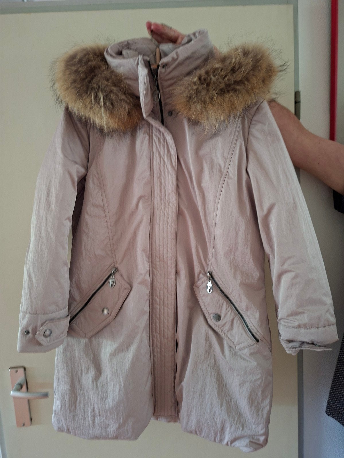 Dames winterjas, beige, merk Frandsen, maat 42, Beige, Ophalen of Verzenden, Zo goed als nieuw, Maat 42/44 (L)