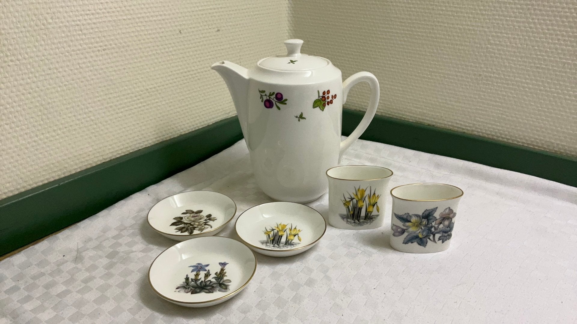 Royal worcester bone china koffiepot, schaaltjes, bakjes, Huis en Inrichting, Ophalen of Verzenden, Zo goed als nieuw, Porselein