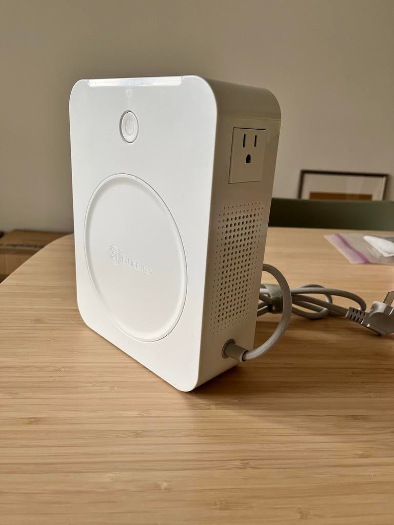 Spanningsomvormer 220V naar 100V/110V - 2000W, Ophalen of Verzenden, Zo goed als nieuw