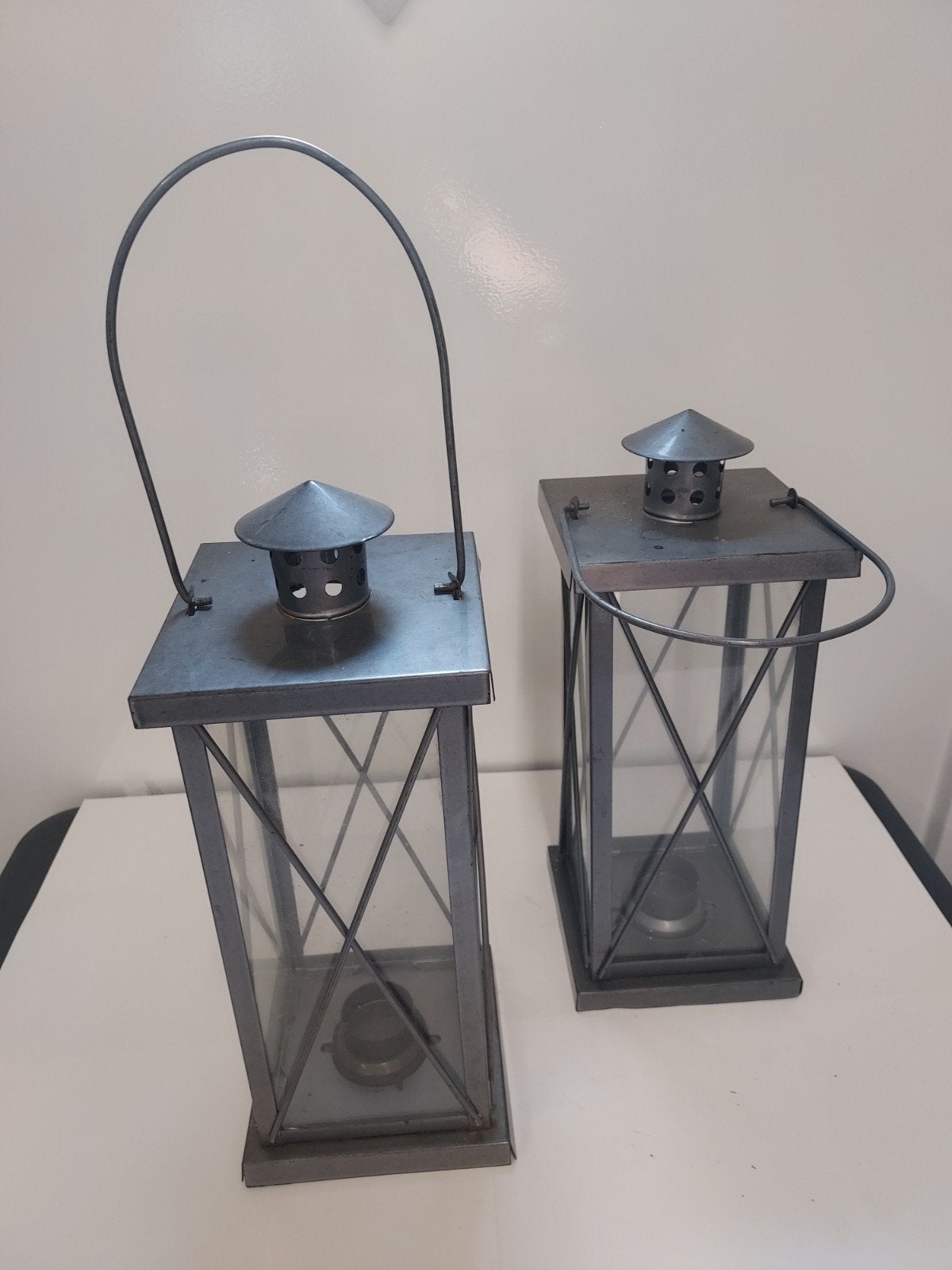 Set van 2 metalen lantaarns - grijs, Huis en Inrichting, Ophalen, Gebruikt, Lantaarn, Overige merken