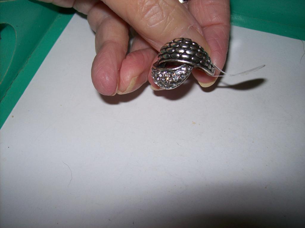 Ring Zilvertint Mooie Gedraaid model strass Maat 18, Verzenden, Nieuw, Dame, Zilver