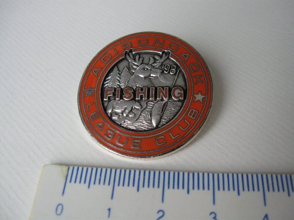 FISHING - VISSEN - JAGEN -HUNTING speld, Verzenden, Zo goed als nieuw, Overige typen