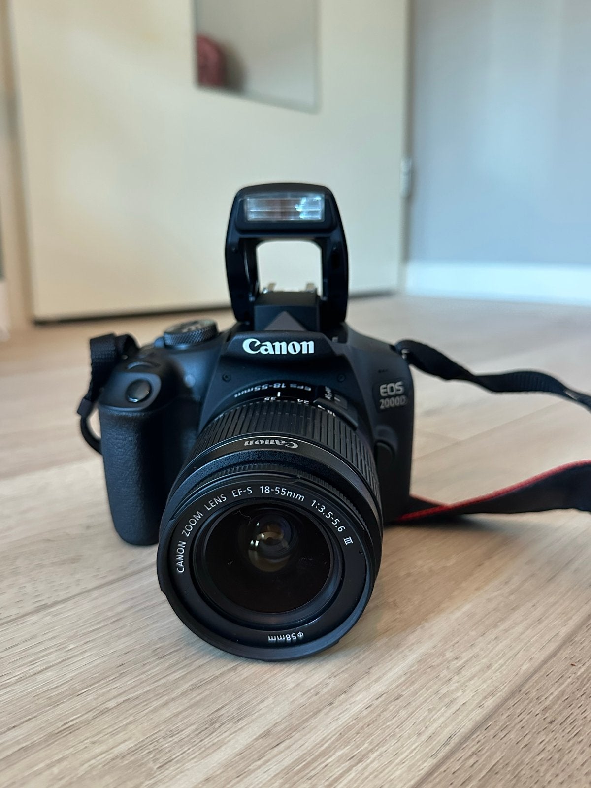 Canon EOS 2000D Spiegelreflexcamera met 18-55mm lens, Audio, Tv en Foto, Fotocamera's Digitaal, Spiegelreflex, Canon, Zo goed als nieuw