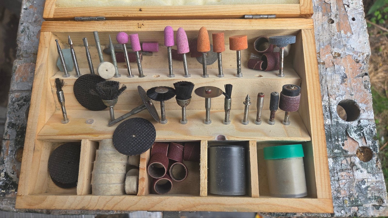 Uitgebreide set voor Dremel/multitool in houten kist, Ophalen of Verzenden, Gebruikt, Overige typen