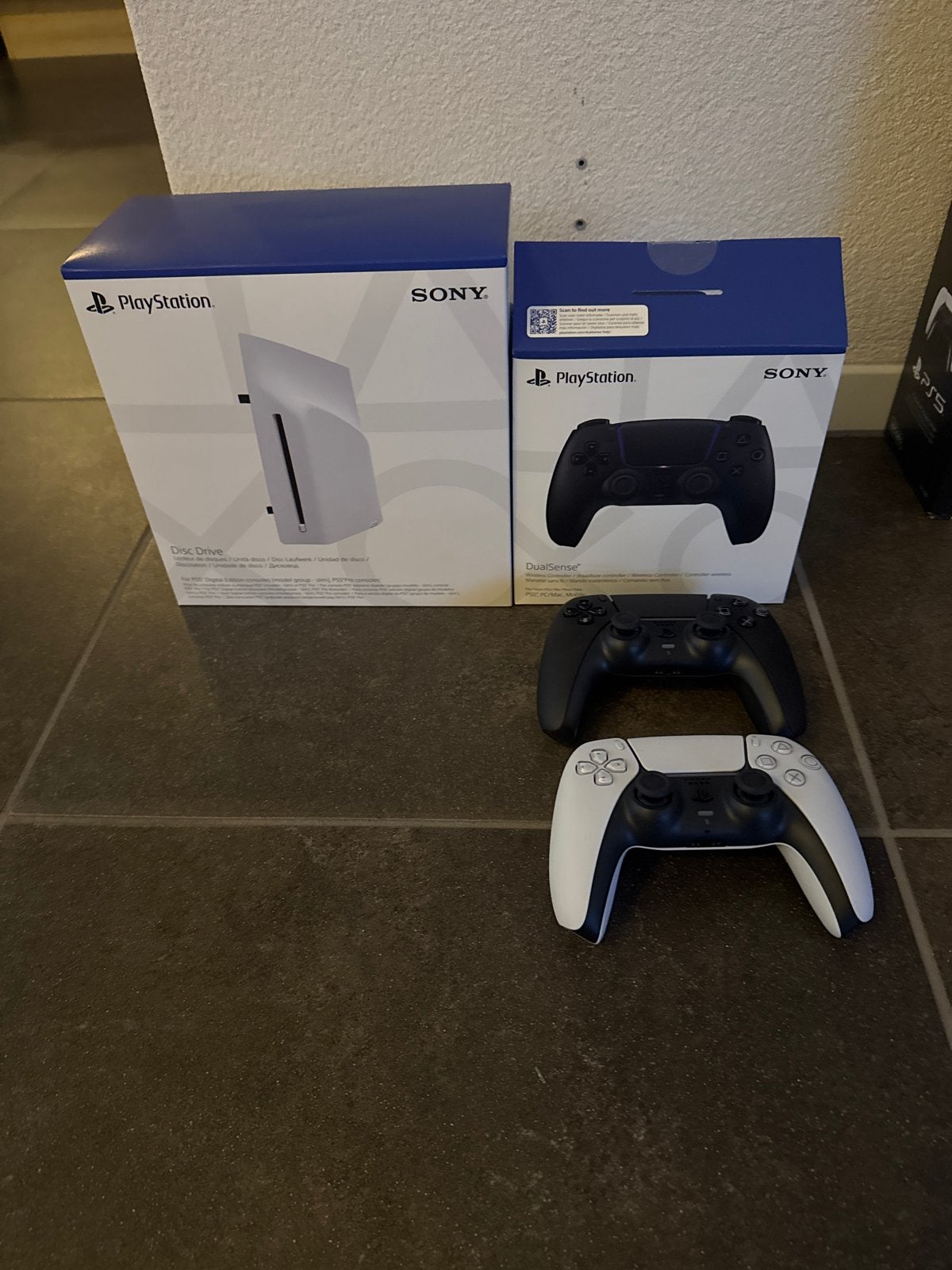 PS5 Digital Edition met Disc Drive en 2 controllers, Spelcomputers en Games, Ophalen, Zo goed als nieuw, Playstation 5 Digital