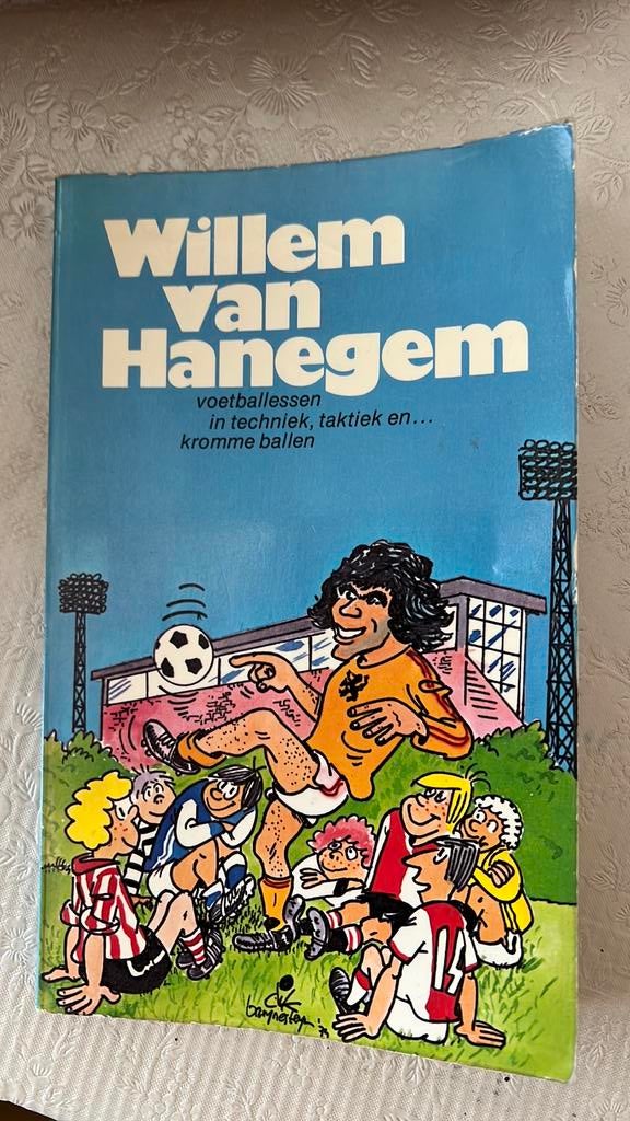 Willem van hanegem, Ophalen of Verzenden, Zo goed als nieuw