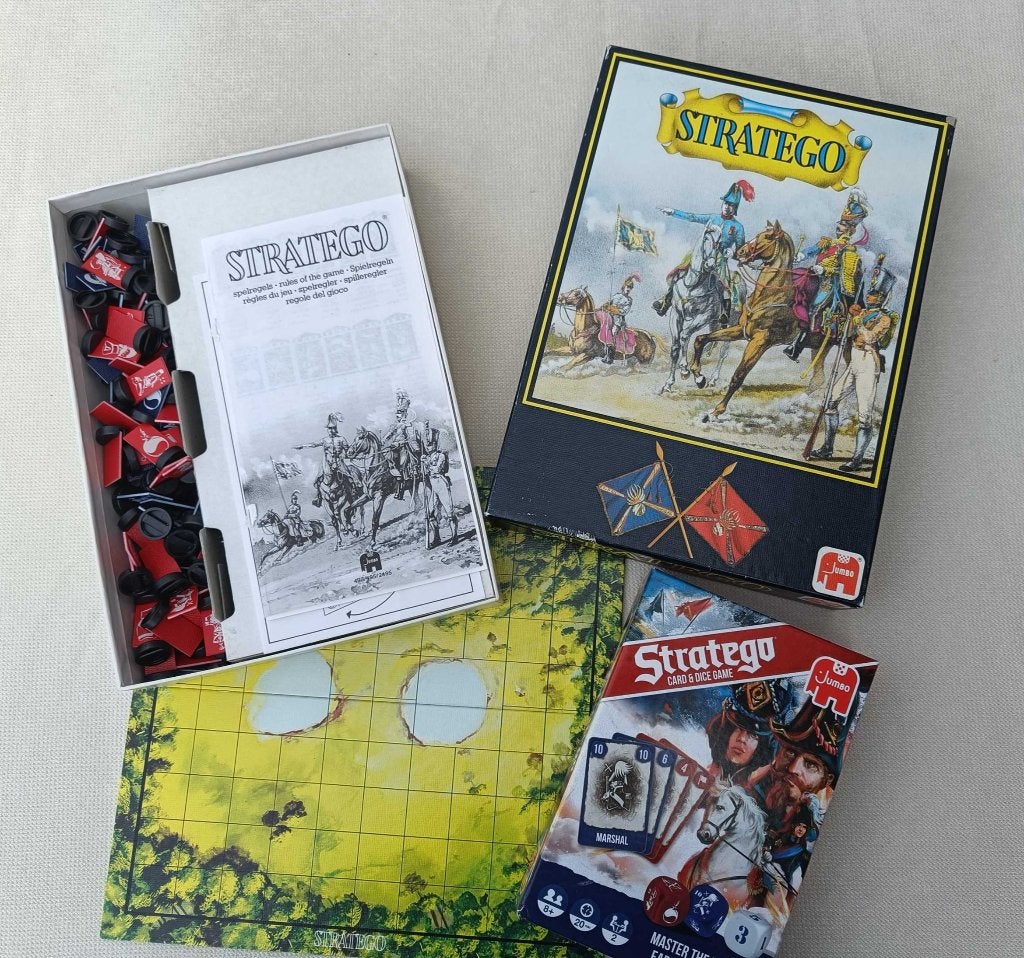 Compact versie Stratego 1983 + Stratego Cards, Hobby en Vrije tijd, Gezelschapsspellen | Bordspellen, Ophalen of Verzenden, Gebruikt
