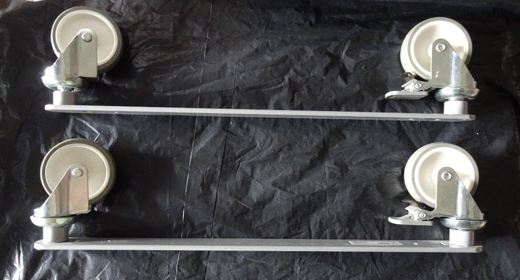 Expedit * Ikea * Wieltjes op plaat * 2 stuks, Ophalen, Gebruikt