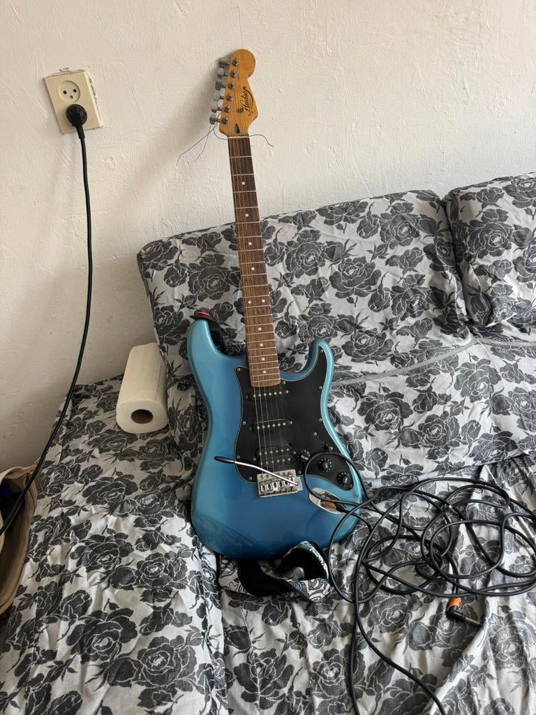 elektrische gitaar, Overige merken, Met versterker, Ophalen of Verzenden, Zo goed als nieuw