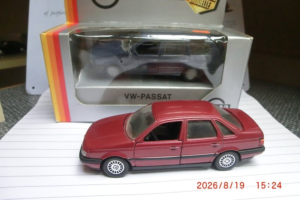 2x Gama/Schabak VW Passat 1:43, Ophalen of Verzenden, Zo goed als nieuw, Auto, Gama