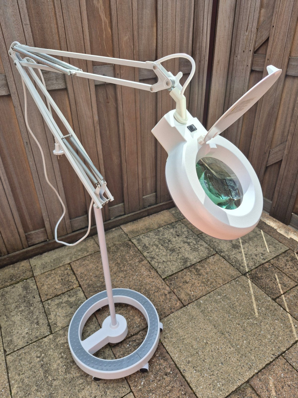 Loeplamp Velleman VTLAMP2WN inclusief rolbaar statief, Ophalen, Zo goed als nieuw, Loeplamp
