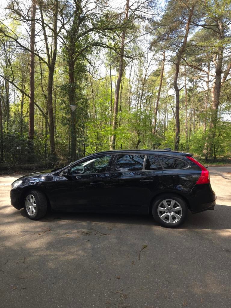 Volvo V60 Kinetic – Onderhoudshistorie compleet |, Voorwielaandrijving, 1596 cc, Stof, Zwart