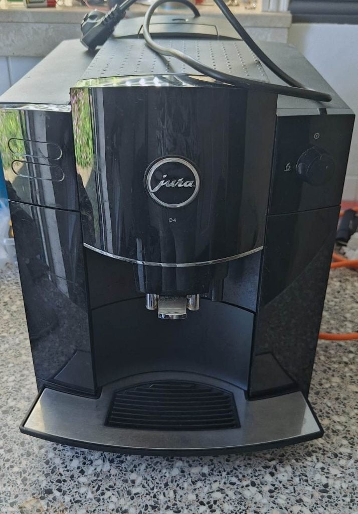 Jura D4 volautomatische espressomachine, Ophalen, Afneembaar waterreservoir, Gebruikt, Combi