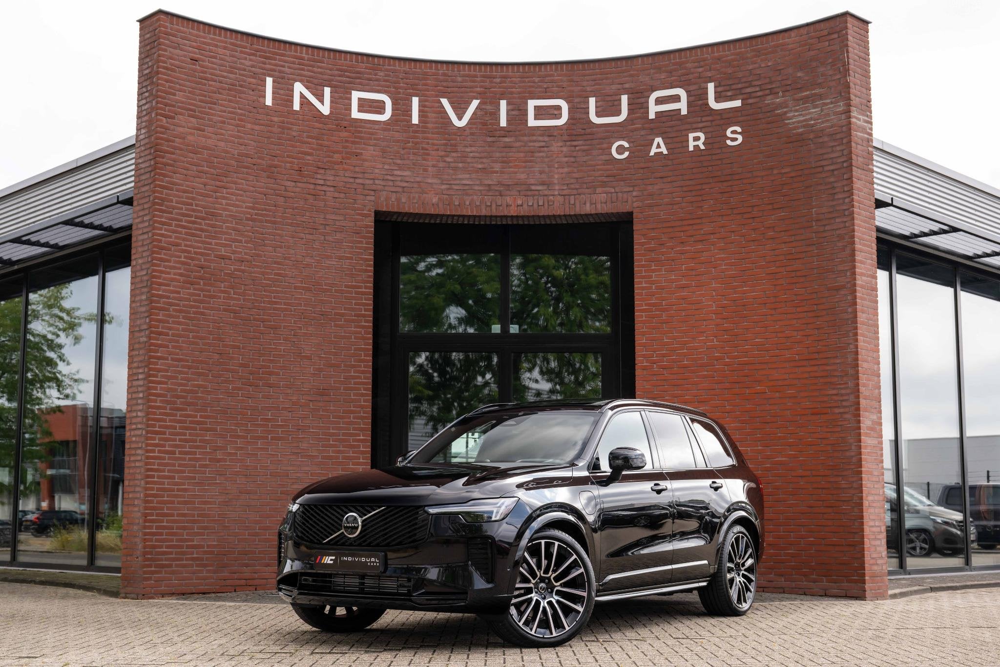 Volvo XC90 2.0 T8 Plug-in hybrid AWD Ultra Dark Alle Opties, Auto's, Dealer onderhouden, Gebruikt, 4 cilinders, 1969 cc