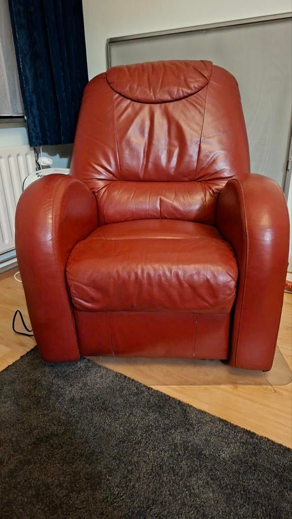 Comfortabele rode relax fauteuil - Leer, Ophalen, Gebruikt, Modern comfort, 75 tot 100 cm