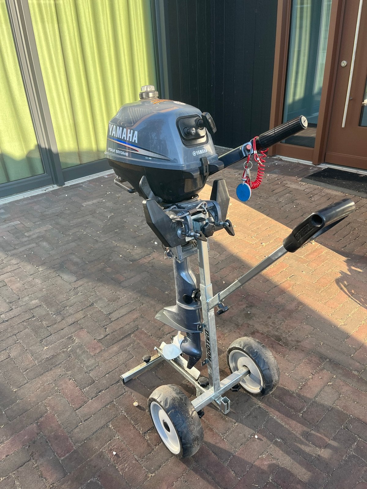 Yamaha 2.5 PK Four Stroke Buitenboordmotor, Ophalen