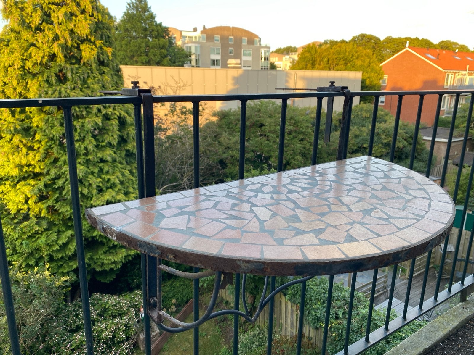 Balkontafel half rond mozaïek - Gebruikt, Tuin en Terras, Tuintafels, Ophalen, Gebruikt, Rond, Metaal