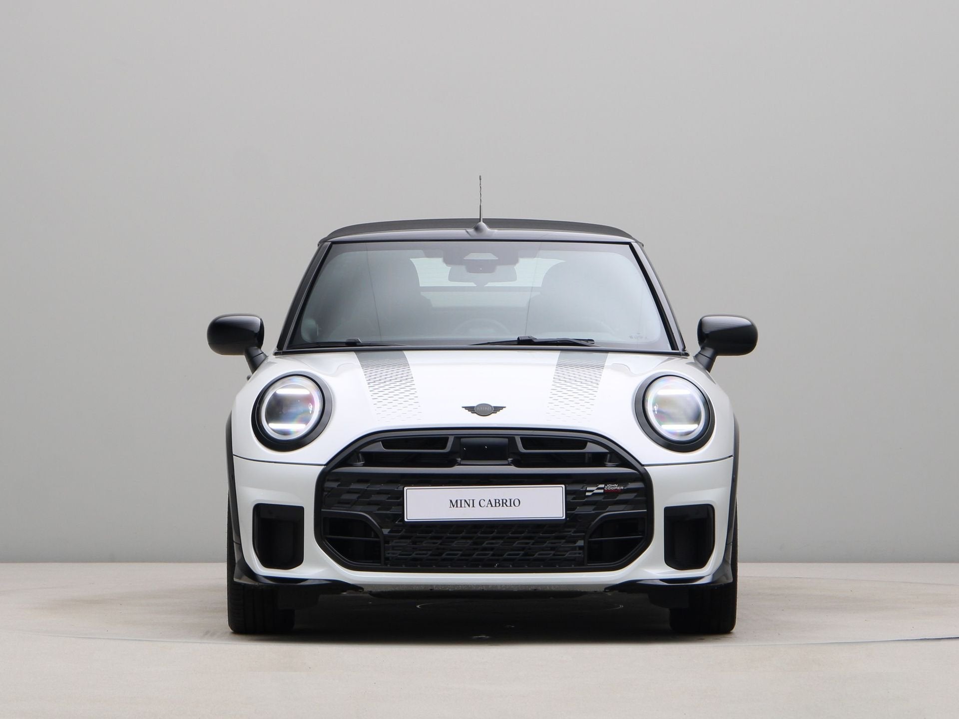 MINI Cabrio Cooper S John Cooper Works Pakket M PRIVATE LEAS, Auto's, 1998 cc, 15 km/l, Zwart, 4 cilinders