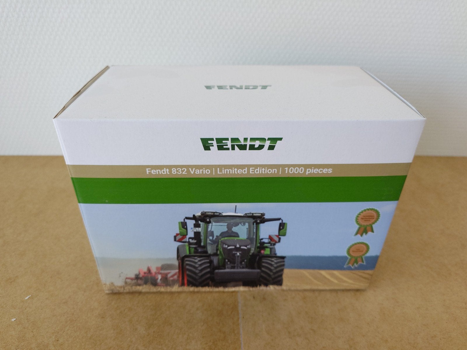 Fendt 832 Vario First Edition Agritechnica 1:32 Wiking, Hobby en Vrije tijd, Modelauto's | 1:32, Ophalen of Verzenden, Nieuw, Tractor of Landbouw