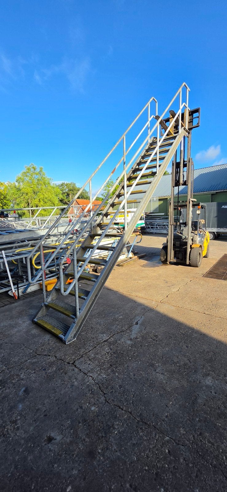 stalen trap gegalv. hoog 4.05mtr nor119, Doe-het-zelf en Verbouw, Ophalen of Verzenden, 2 tot 4 meter