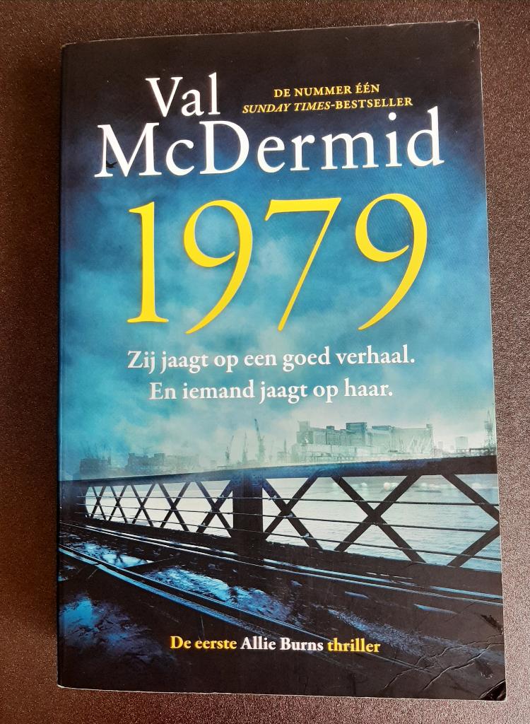 Val McDermid - 1979 (Nederlandstalige uitgave), Boeken, Ophalen of Verzenden, Gelezen, Val McDermid, Europa overig