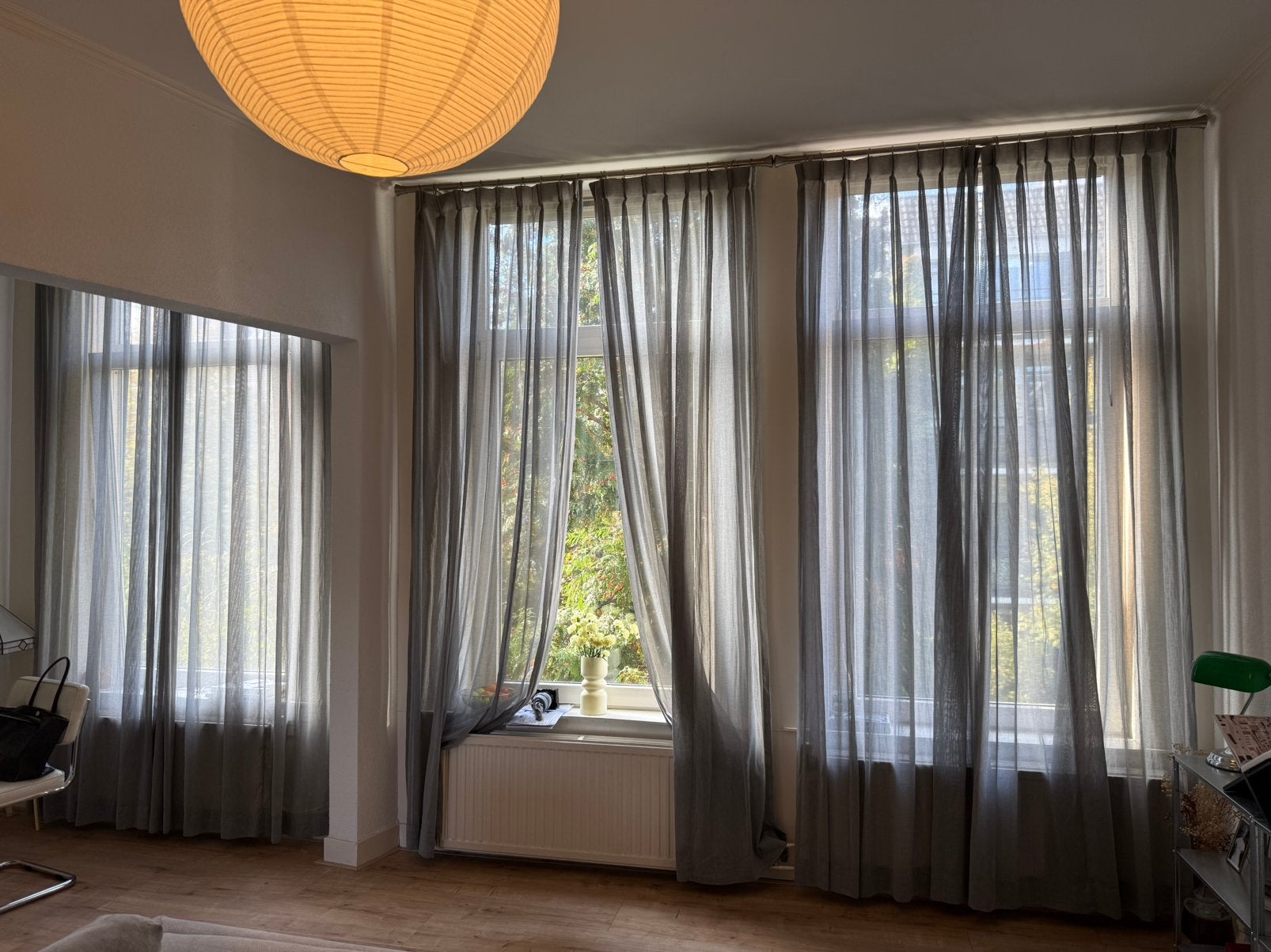 300 x 100 cm gordijnen HEMA vitrage grijs, Ophalen of Verzenden, Zo goed als nieuw, Grijs, Gordijn