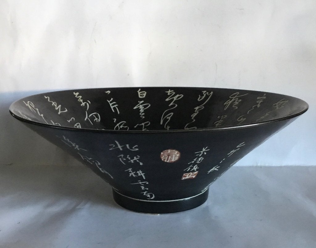 grote zwarte design schaal keramiek met Chinese tekens, Antiek en Kunst, Ophalen