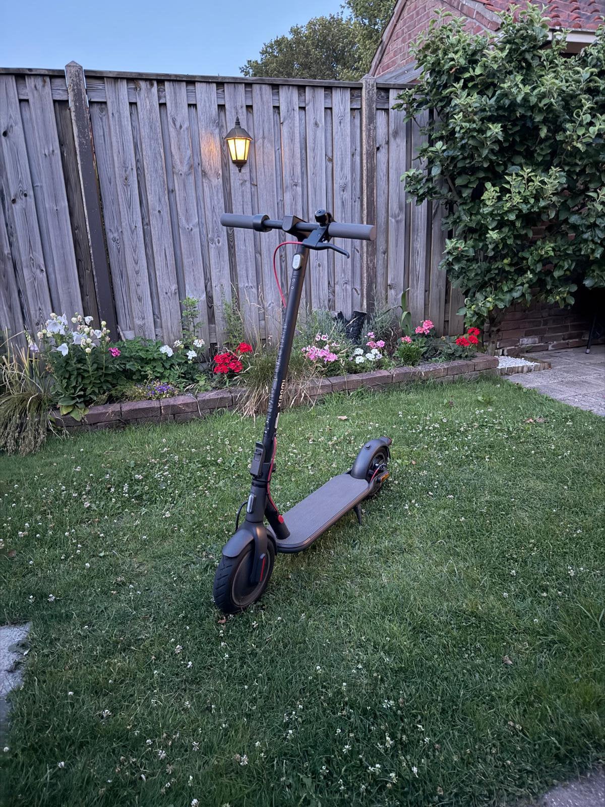 “Elektrische step - Met garantie, factuur en originele doos”, Fietsen en Brommers, Steps, Ophalen, Zo goed als nieuw, Elektrische step (E-scooter)