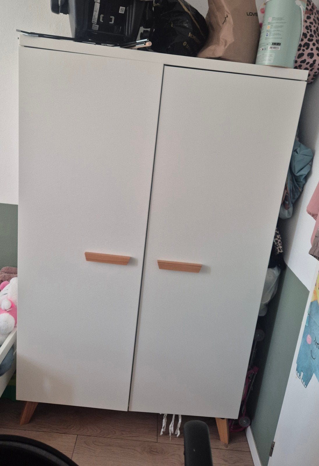 Witte Kinderkledingkast met Houten Handgrepen, Ophalen, Gebruikt, Kast, 50 tot 70 cm
