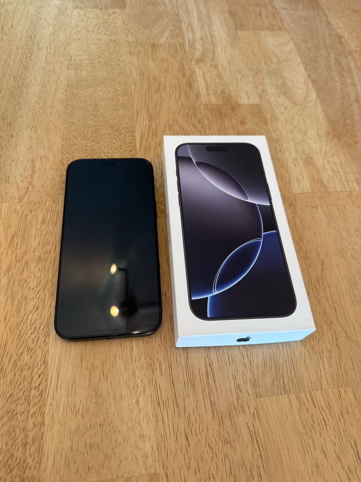 iPhone 16 Pro Max 256GB - 90%, Zwart, IPhone 16 Pro Max, Zo goed als nieuw, Zonder simlock