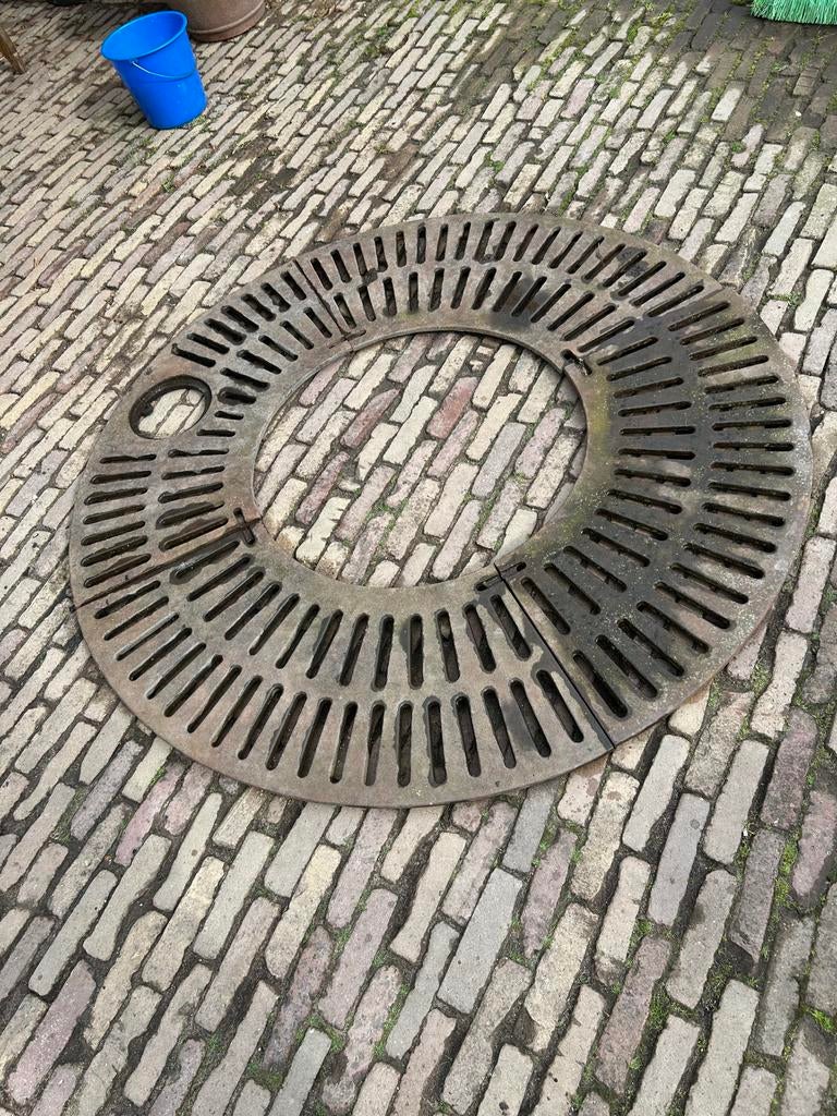Gietijzeren boomrooster - 150 cm doorsnede (4 delen), Tuin en Terras, Ophalen, Gebruikt