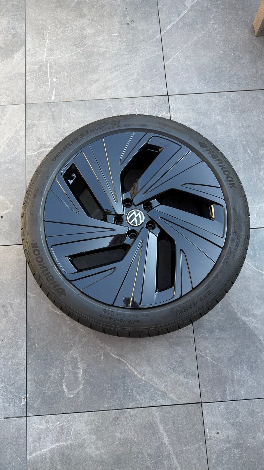 Originele VW ID4/ID5 Velgen met Zomerbanden - Breedset 21", Auto-onderdelen, Banden en Velgen, Ophalen, Gebruikt, Banden en Velgen