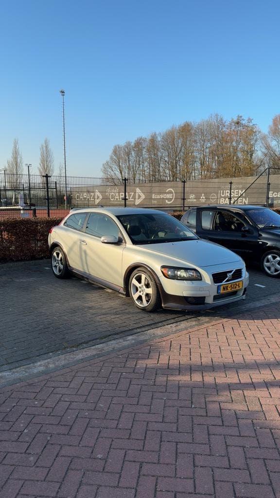 Volvo C30 2.4 D5 Geartronic 2006 Wit, 700 kg, Wit, 14 km/l, Diesel