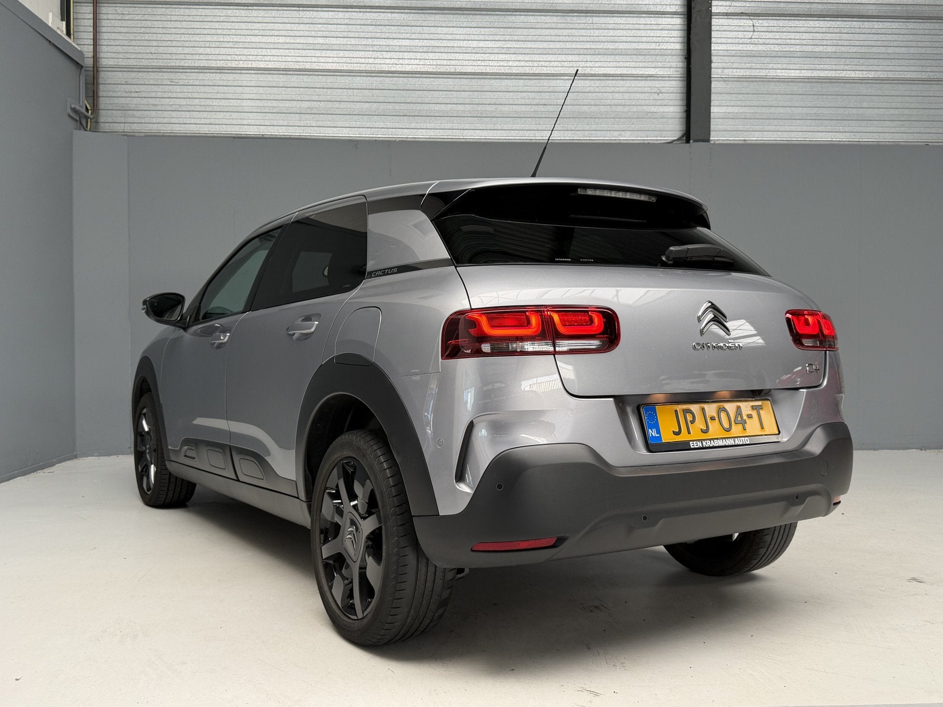 Citroën C4 Cactus 1.2 PureTech Shine EU GARANTIE|Nwe Riem|A, Auto's, Gebruikt, Met garantie (alle), 920 kg, Bedrijf