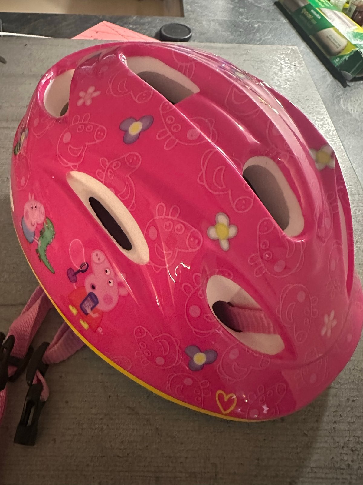 Gratis - roze Peppa Pig fietshelm voor kinderen, Ophalen, Gebruikt, Overige maten, Jongen of Meisje