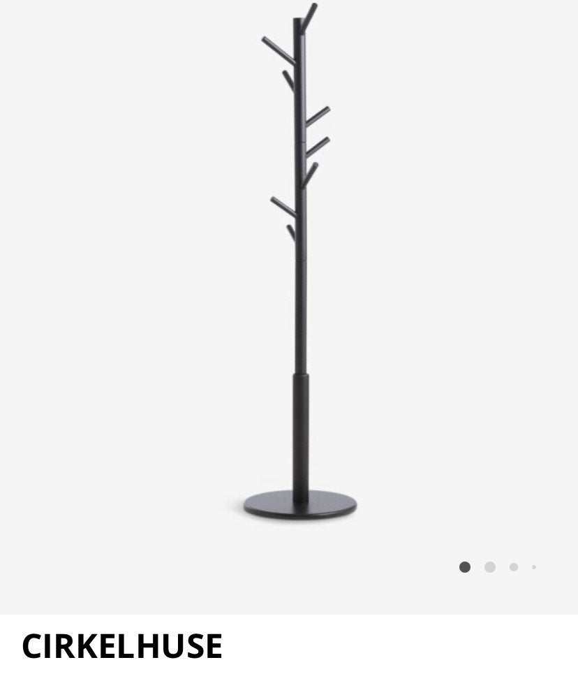 Zwarte staande kapstok JYSK CIRKELHUSE - 174 cm hoog, Huis en Inrichting, Woonaccessoires | Kapstokken, Ophalen, Zo goed als nieuw