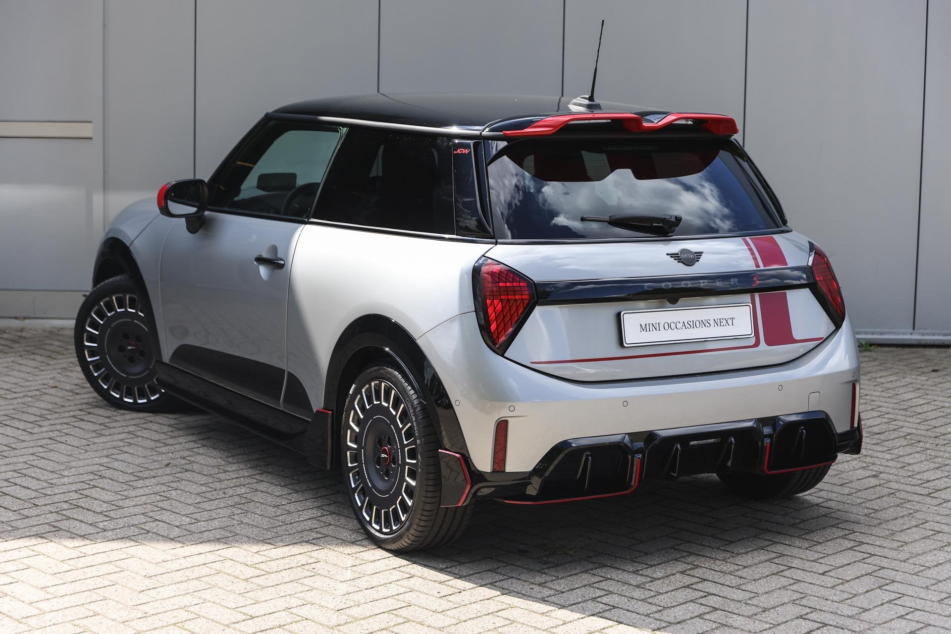 MINI Hatchback Cooper S Automaat / JCW / Pakket L / JCW / Pa, Auto's, Gebruikt, 4 cilinders, Met garantie (alle), 4 stoelen
