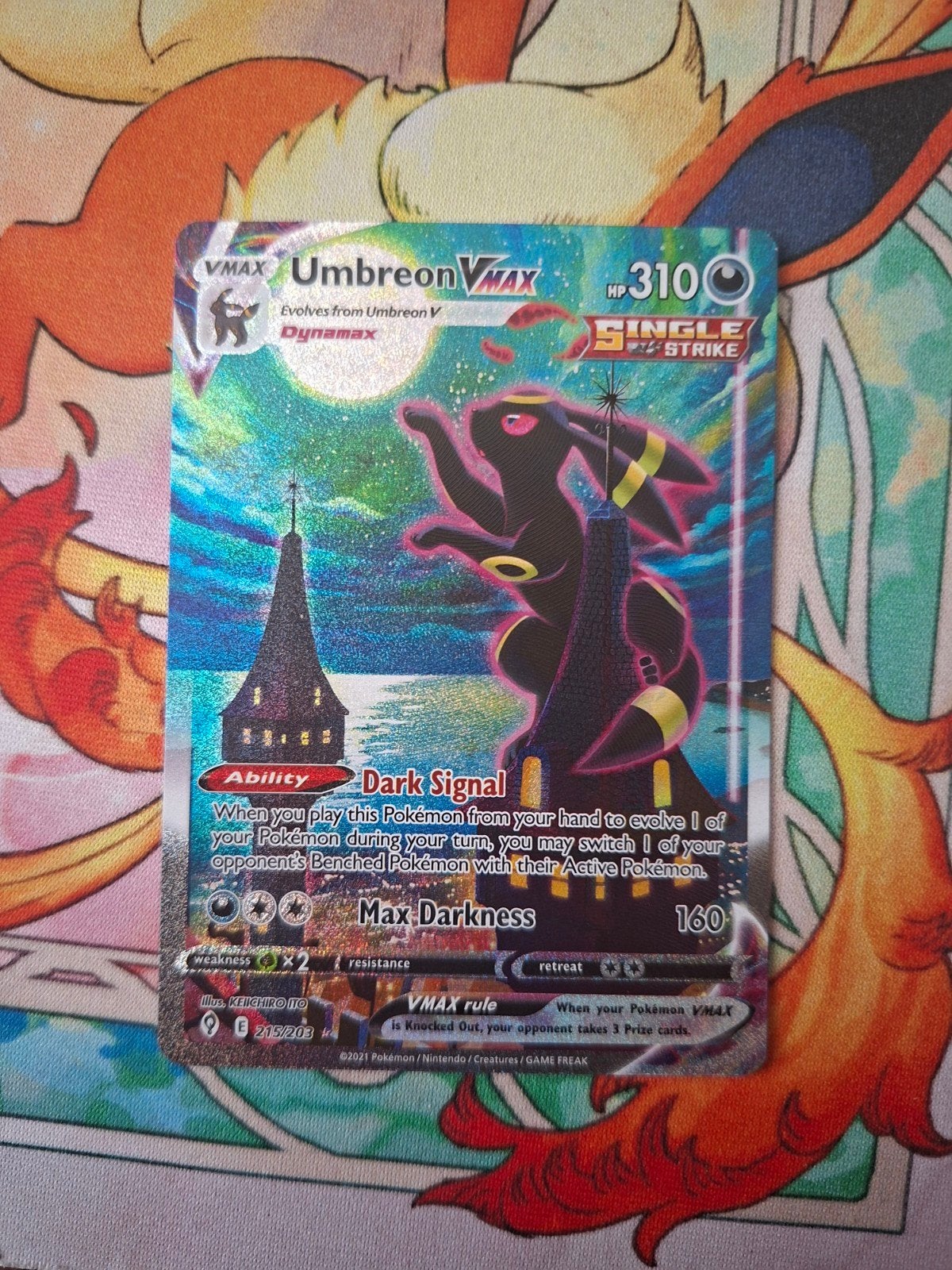 Umbreon VMAX 215 te koop, Hobby en Vrije tijd, Ophalen of Verzenden, Zo goed als nieuw, Losse kaart, Foil