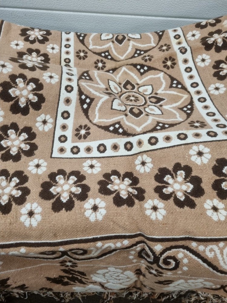 tafelkleed vintage met franjers geknoopt, Ophalen of Verzenden, 'T Olde Gre-j, Info@toldegrej.nl, Endepoelstraat 20f Didam
