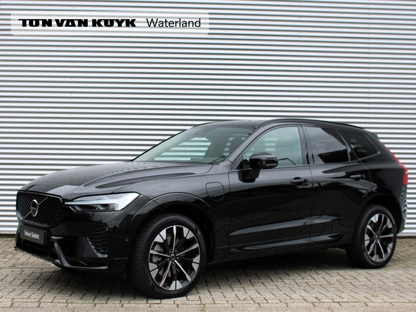 Volvo XC60 2.0 T6 Plug-in hybrid AWD Ultra Dark Automaat / P, Auto's, Automaat, Gebruikt, 4 cilinders, 180 min